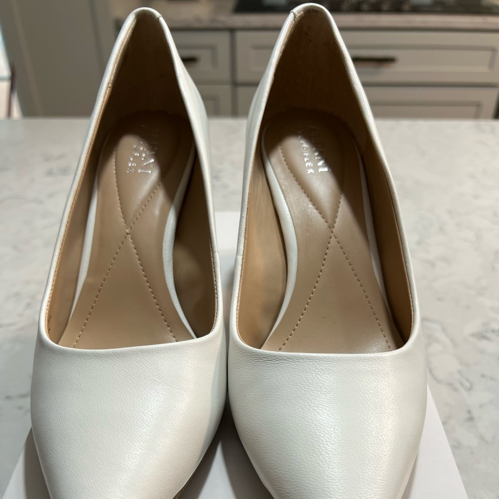 Women’s dress shoe